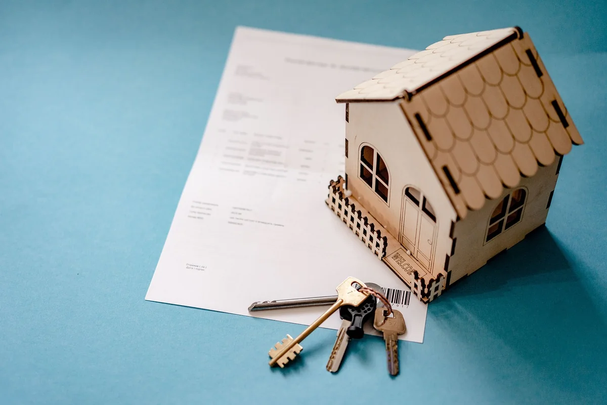 Assurances obligatoires pour un chantier de construction maison en 2026